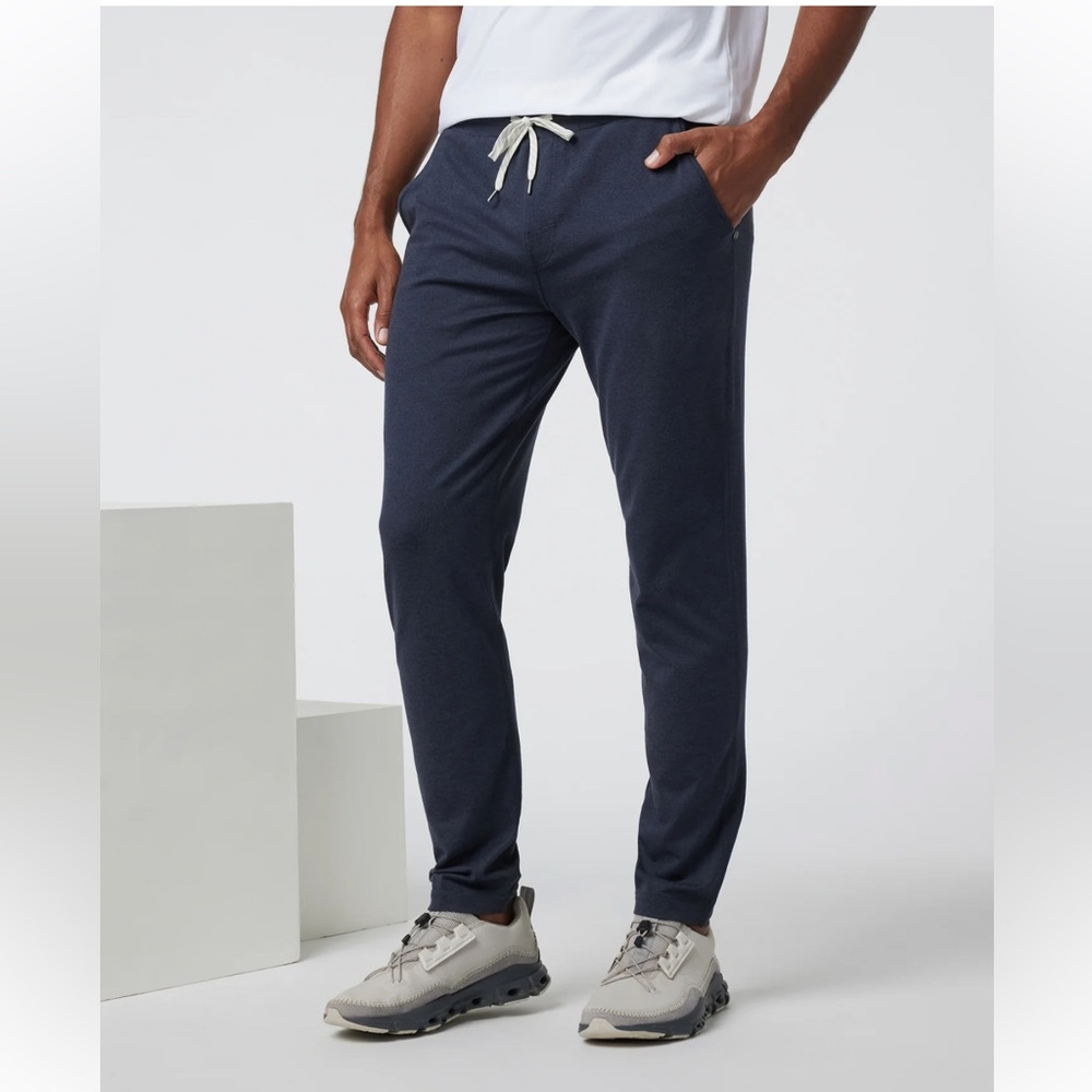 Vuori Men’s Pronto Performance Navy Jogger Pants- worn once!